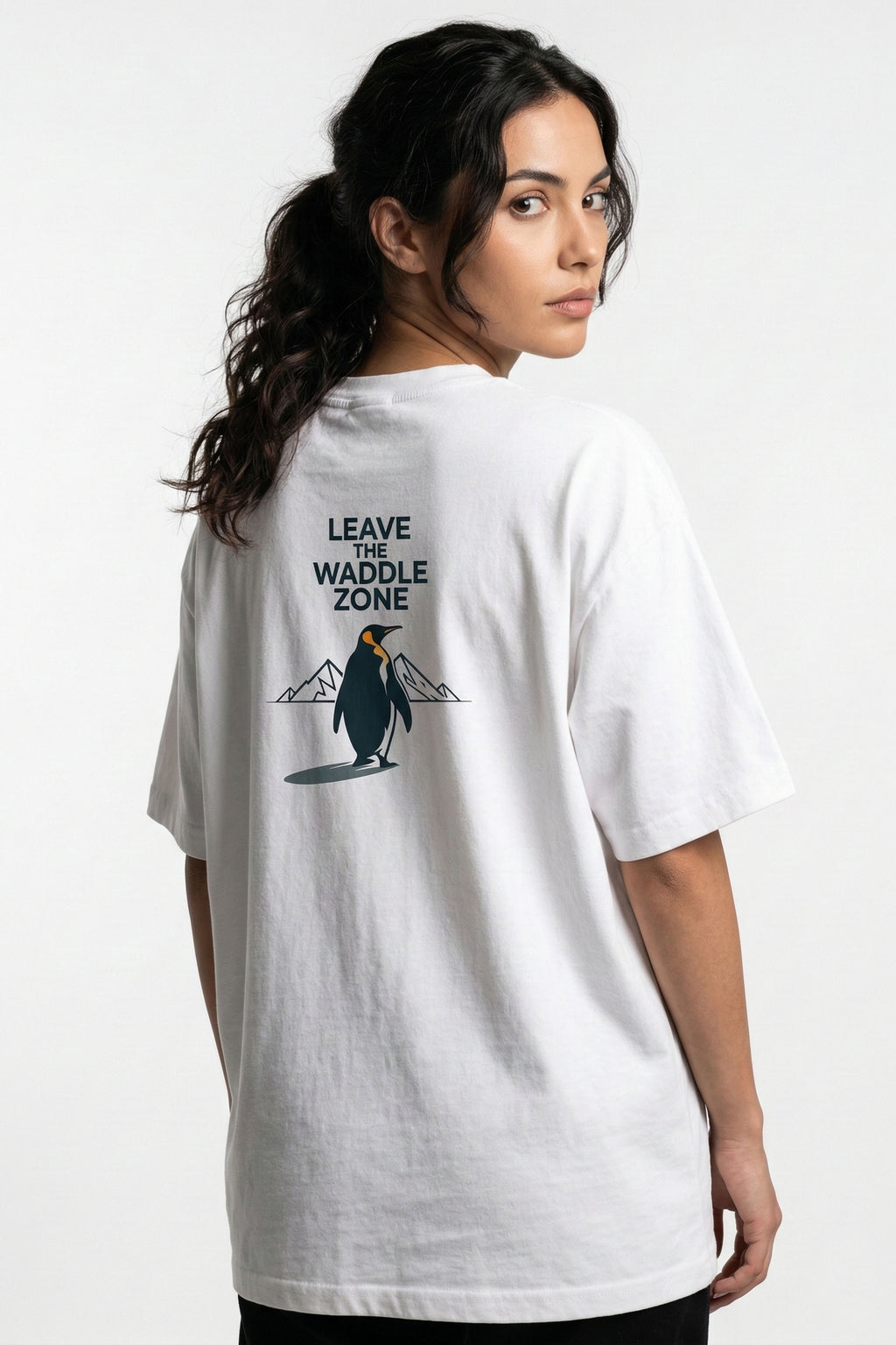 Unisex Beyaz Leave The Waddle Zone Penguen Baskılı %100 Pamuk Oversize Bisiklet Yaka Premium T-shirt