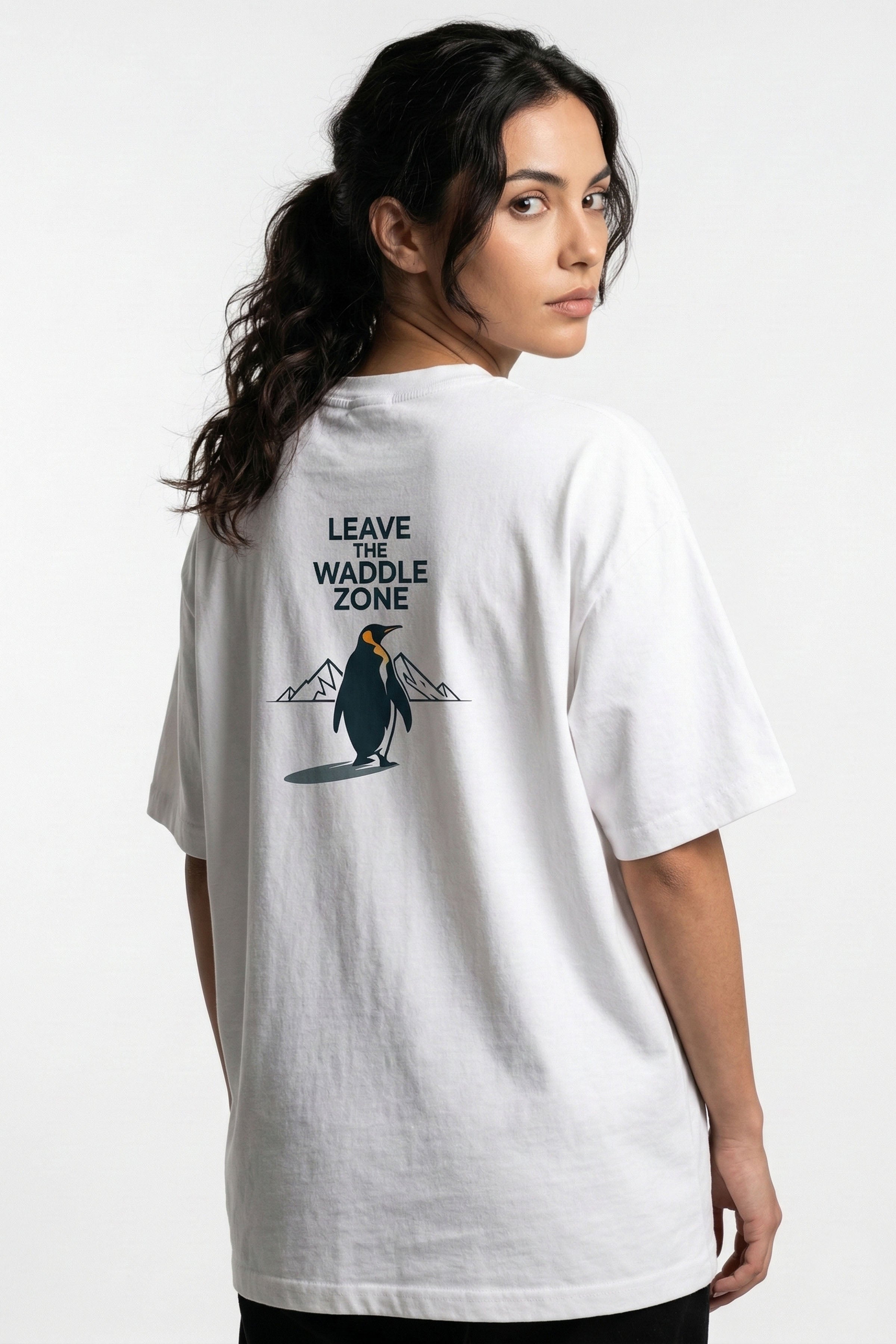 Unisex Beyaz Leave The Waddle Zone Penguen Baskılı %100 Pamuk Oversize Bisiklet Yaka Premium T-shirt