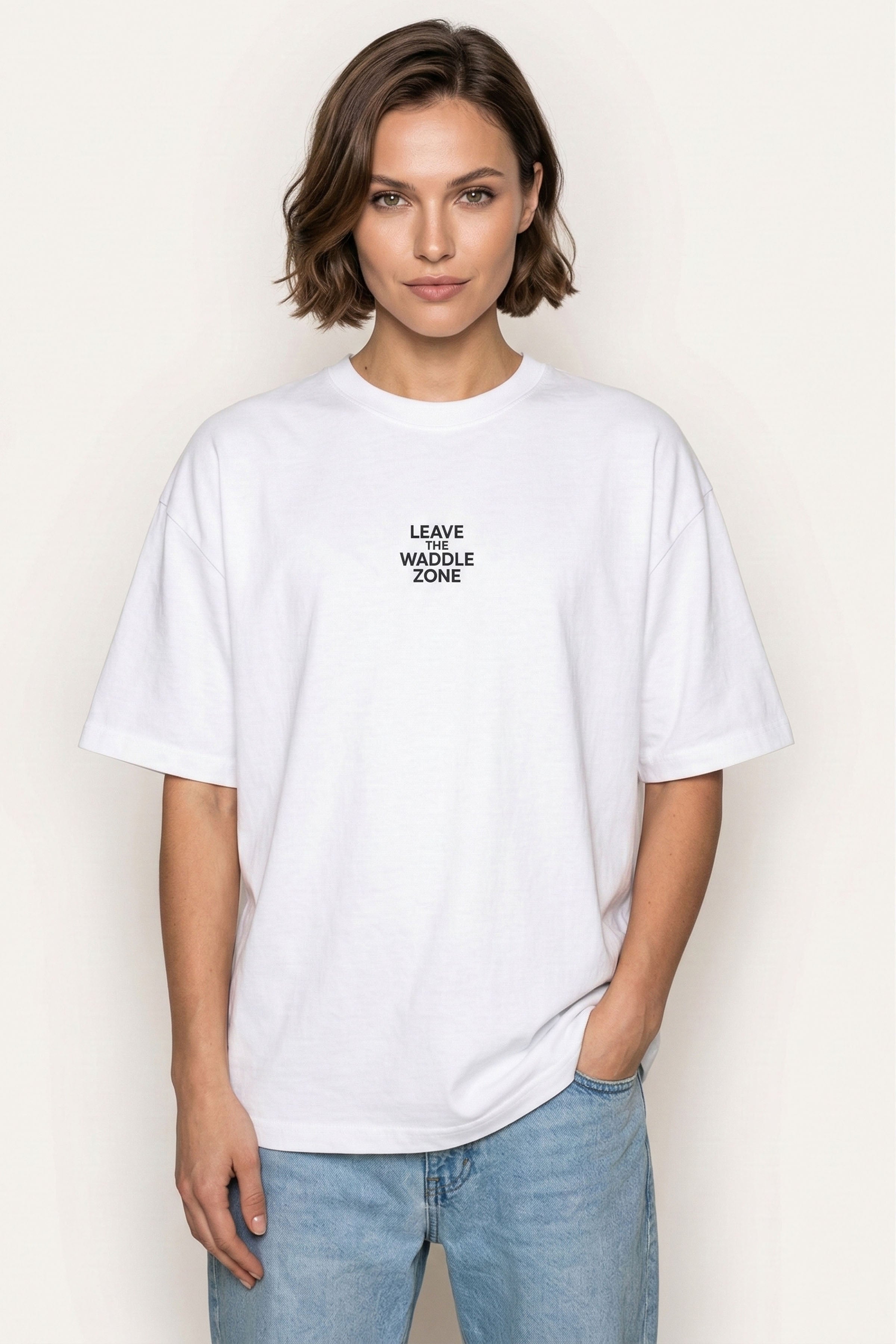 Unisex Beyaz Leave The Waddle Zone Penguen Baskılı %100 Pamuk Oversize Bisiklet Yaka Premium T-shirt